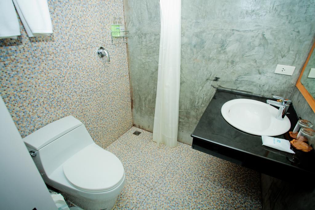 Chaphone Guesthouse Phuket Zimmer foto